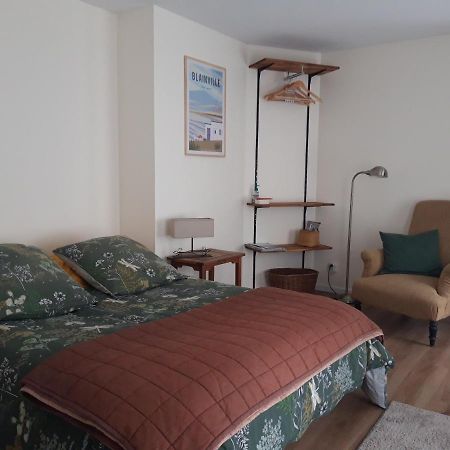 Agreables Chambres Independantes - Coutances Centre Экстерьер фото