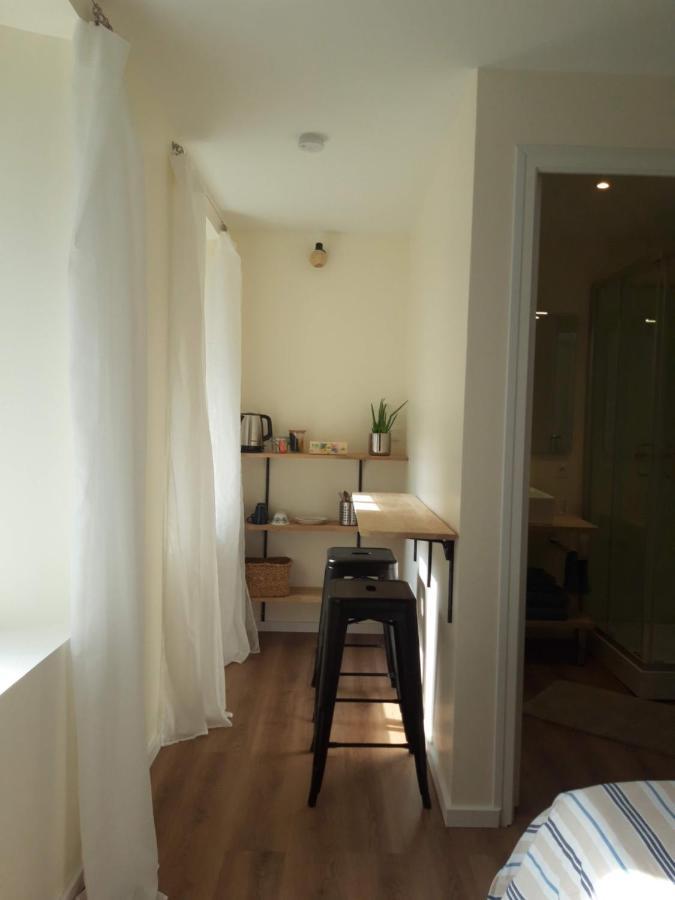 Agreables Chambres Independantes - Coutances Centre Экстерьер фото