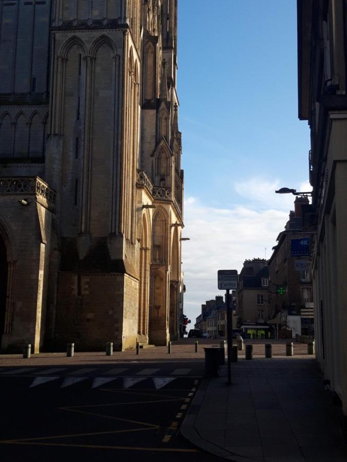Agreables Chambres Independantes - Coutances Centre Экстерьер фото