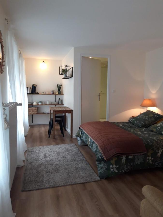 Agreables Chambres Independantes - Coutances Centre Экстерьер фото